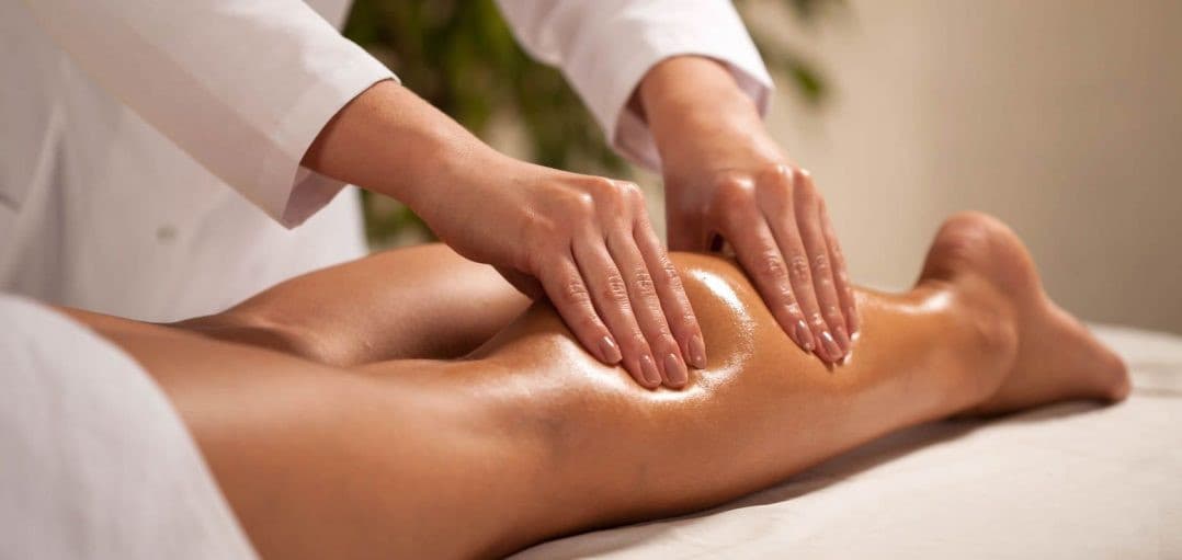 A Swedish massage session with oil