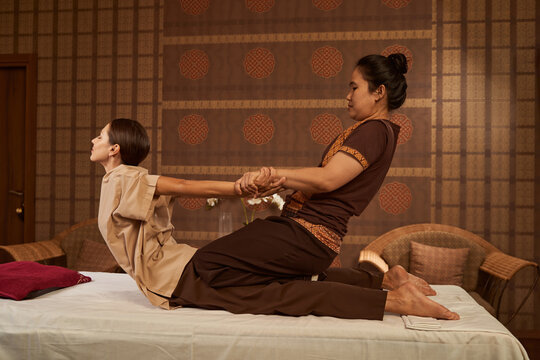 Thai massage preview